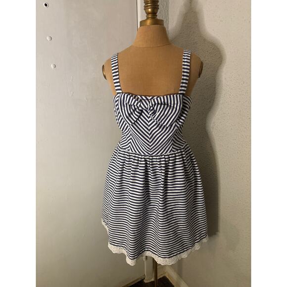 Trixxi Striped Bow Tie Lace Trimmed Nautical Pin Up Dress 9 Retrogirl Glam - Picture 1 of 11
